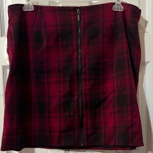 Torrid Plaid Zippered Skirt - Red and Black sz 18